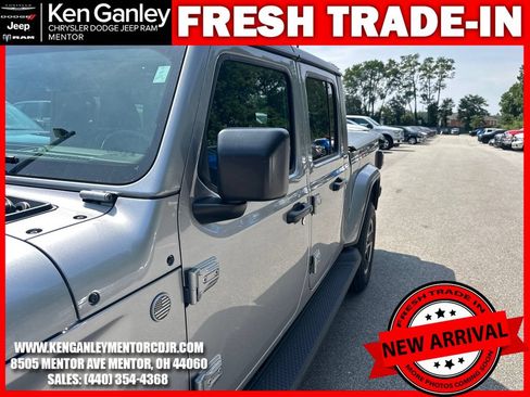 Used 2020 Jeep Gladiator Overland AWD/4WD image 8