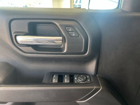 Used 2019 Chevrolet Silverado 1500 Custom Trail Boss w/ Custom Convenience Package image 19