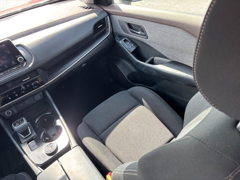 Used 2023 Nissan Rogue S AWD/4WD image 16