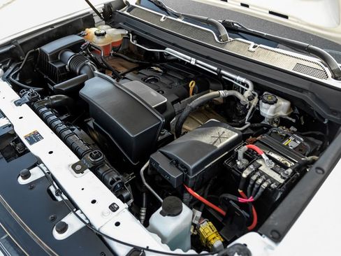 Used 2019 Chevrolet Colorado W/T RWD image 40