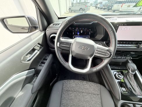 Used 2023 Chevrolet Colorado Z71 w/ Z71 Convenience Package 2 image 3