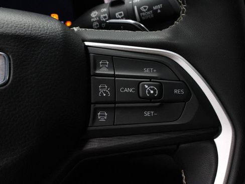 Used 2023 Jeep Grand Cherokee Altitude AWD/4WD image 27