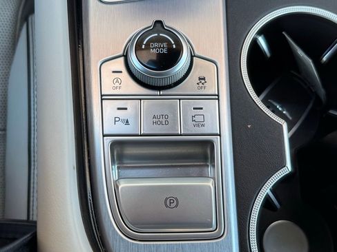 Used 2020 Genesis G70 2.0T w/ Prestige Package image 37