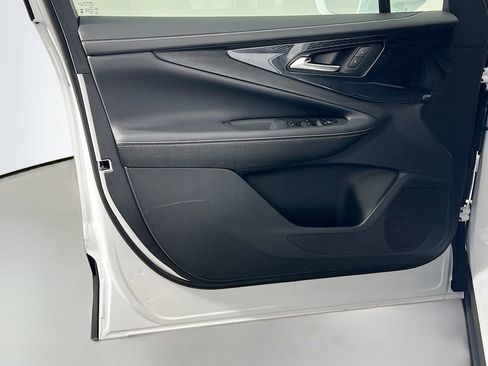 New 2026 Chevrolet Blazer EV LT AWD/4WD image 18