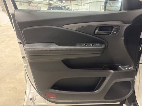 Used 2023 Honda Passport TrailSport image 16