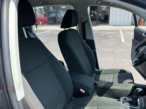 Used 2013 Volkswagen Tiguan S image 13