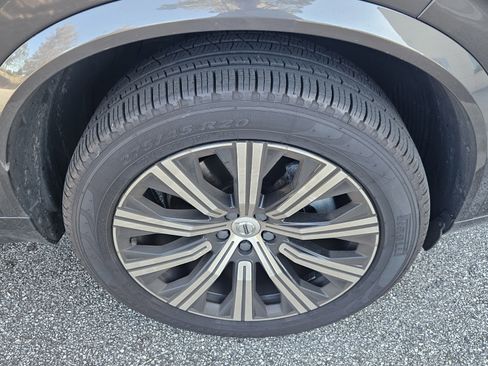 Used 2023 Volvo XC90 B5 Core w/ Protection Package Premier image 24