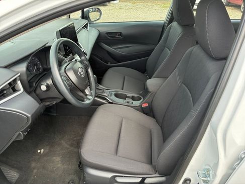 Used 2025 Toyota Corolla LE FWD image 25