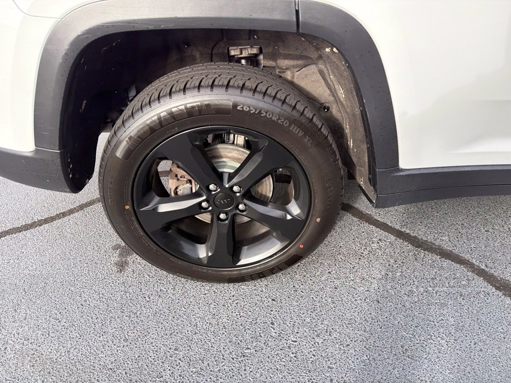 Used 2023 Jeep Grand Cherokee Altitude AWD/4WD image 14
