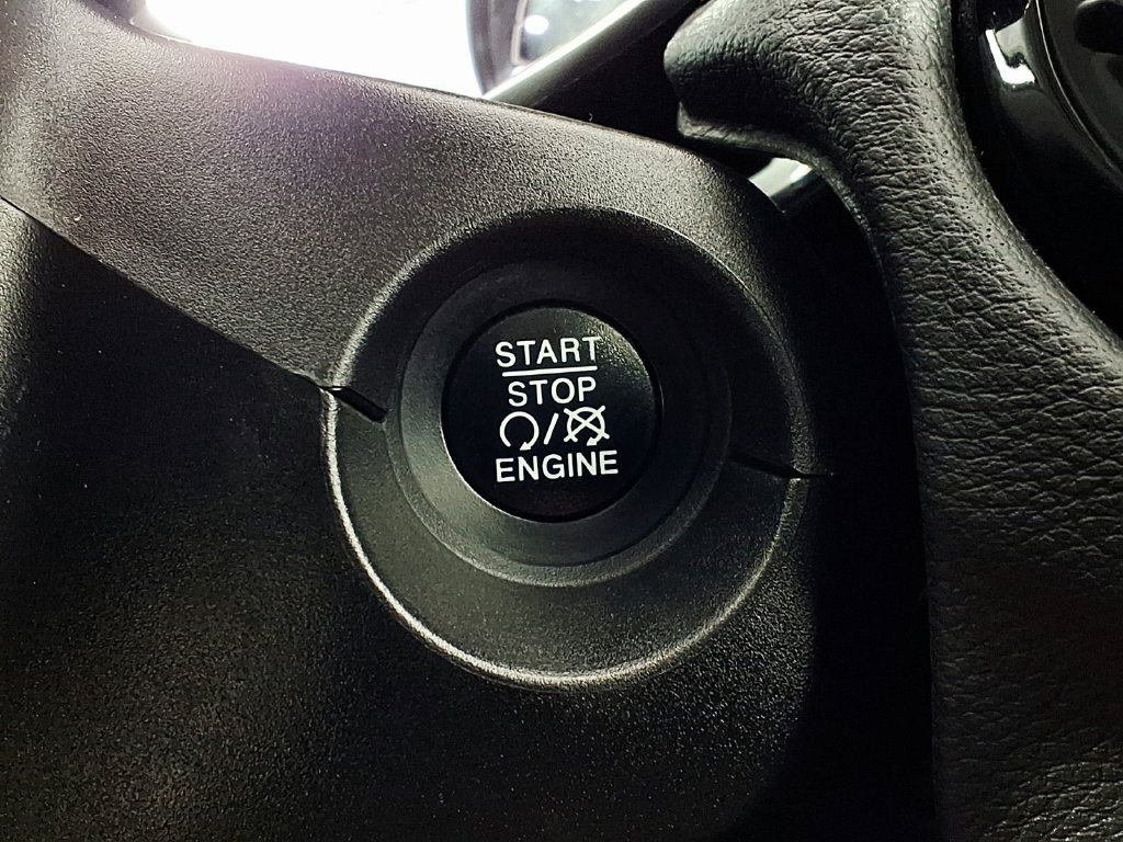 Used 2019 Jeep Compass Latitude FWD image 15