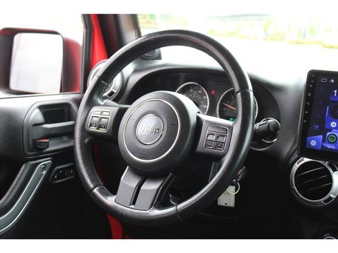 Used 2013 Jeep Wrangler Unlimited Sahara w/ Connectivity Group AWD/4WD image 13