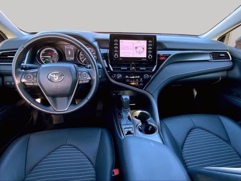 Used 2021 Toyota Camry SE FWD image 16
