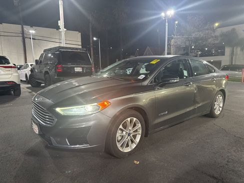 Used 2019 Ford Fusion SEL image 3