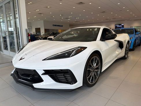 Used 2024 Chevrolet Corvette Stingray Preferred Cpe w/ Z51 Performance Package RWD image 41