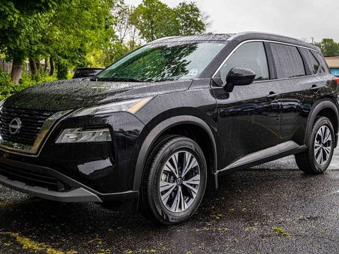 Certified 2023 Nissan Rogue SV w/ SV Premium B Package image 3