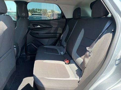 Used 2023 Chevrolet TrailBlazer LS FWD image 13