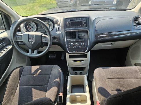 Used 2011 Dodge Grand Caravan Mainstreet w/ PWR Convenience Group FWD image 10