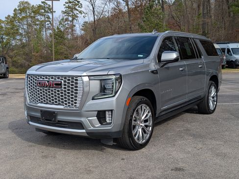 Used 2023 GMC Yukon XL Denali image 5