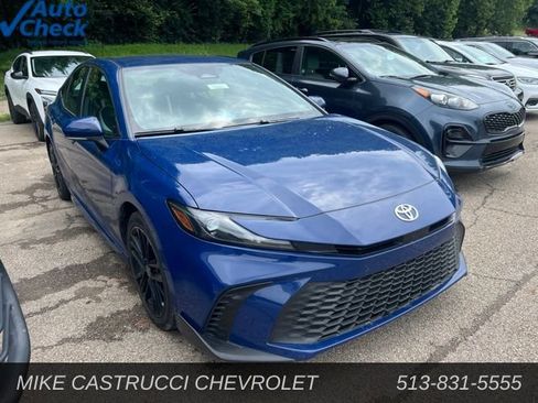 Used 2025 Toyota Camry SE FWD image 2
