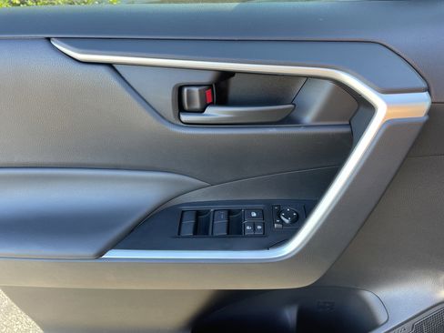 New 2025 Toyota RAV4 LE image 10