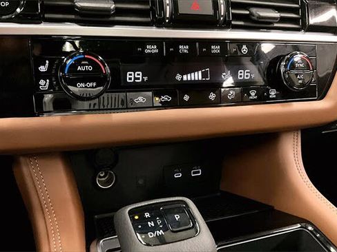 New 2025 Nissan Pathfinder Platinum image 21