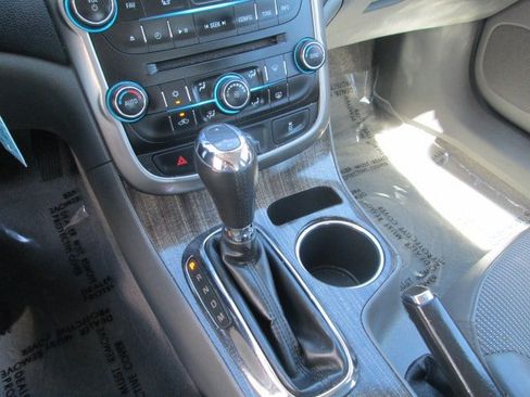 Used 2015 Chevrolet Malibu LT FWD image 14
