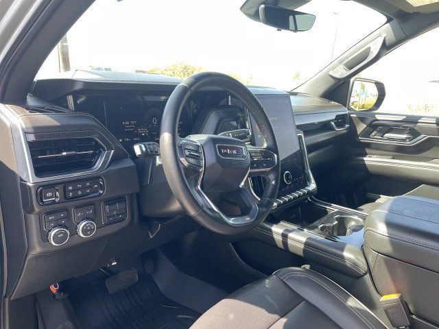 Used 2025 GMC Yukon Elevation w/ Elevation Premium Package AWD/4WD image 10