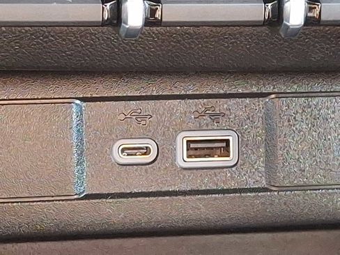 Used 2023 Chevrolet Colorado Z71 w/ Z71 Convenience Package 2 image 20