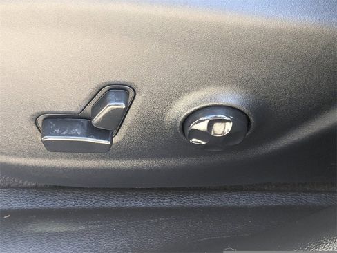 Used 2019 Jeep Cherokee Trailhawk w/ Comfort/Convenience Group image 21