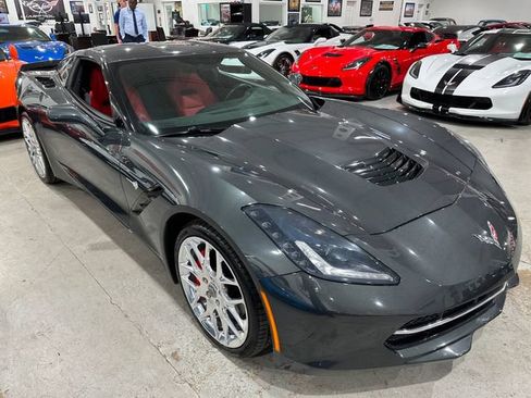 Used 2019 Chevrolet Corvette Stingray Coupe w/ 1LT RWD image 18