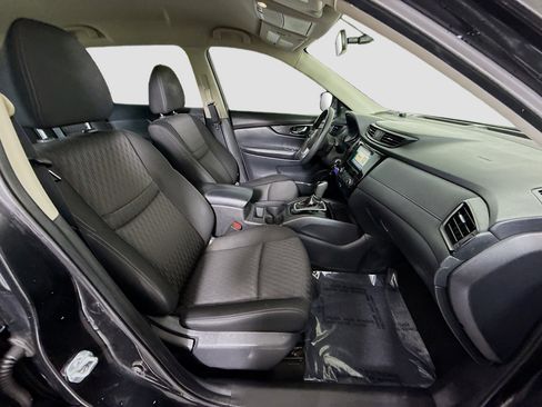 Used 2018 Nissan Rogue S image 28