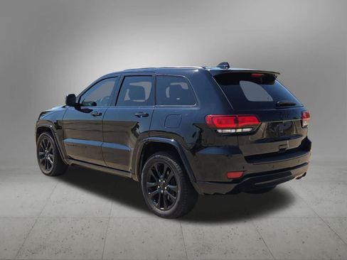 Used 2019 Jeep Grand Cherokee Altitude RWD image 4
