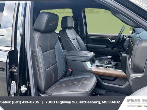 Used 2023 Chevrolet Silverado 1500 High Country w/ Technology Package AWD/4WD image 7