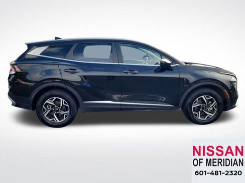 Used 2024 Kia Sportage LX image 6