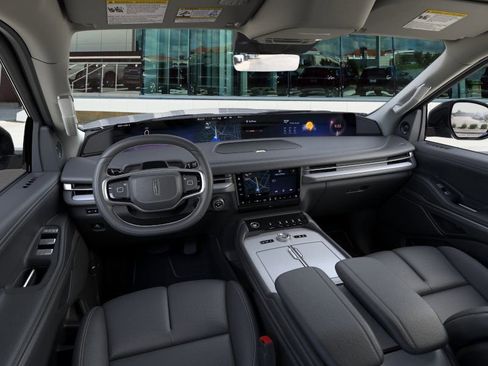 New 2026 Lincoln Navigator Premiere image 9