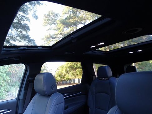 Used 2022 Buick Enclave Essence w/ Experience Buick Package image 20