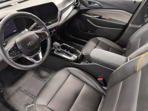 Used 2026 Chevrolet Trax ACTIV w/ Sunroof Package FWD image 9