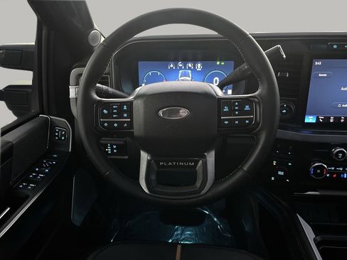 Certified 2024 Ford F250 Platinum w/ FX4 Off-Road Package image 14