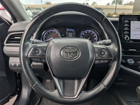 Used 2024 Toyota Camry SE w/ Convenience Package image 9