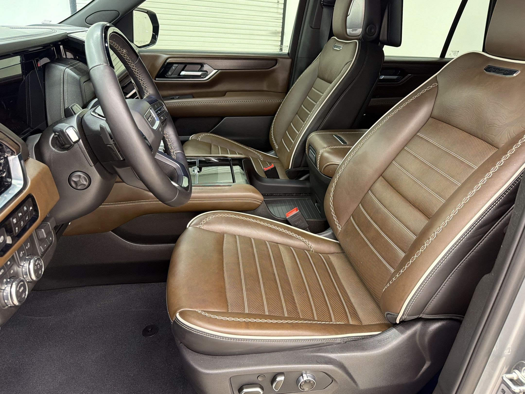 Used 2026 GMC Yukon Denali Ultimate AWD/4WD image 5