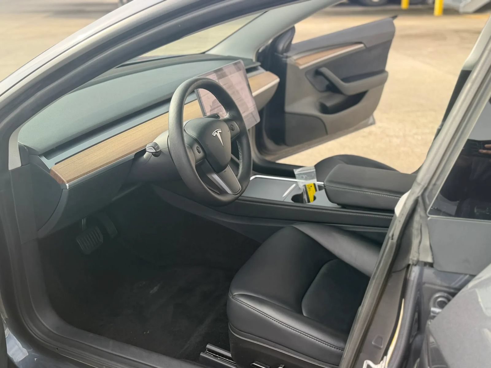 Used 2023 Tesla Model 3 Standard Range RWD image 17