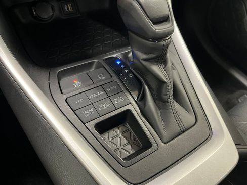 Used 2024 Toyota RAV4 XLE AWD/4WD image 16