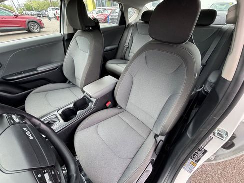 Used 2025 Kia K4 FWD image 35