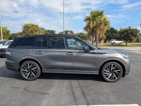 New 2025 Lincoln Aviator Black Label w/ Black Label Special Edition AWD/4WD image 3