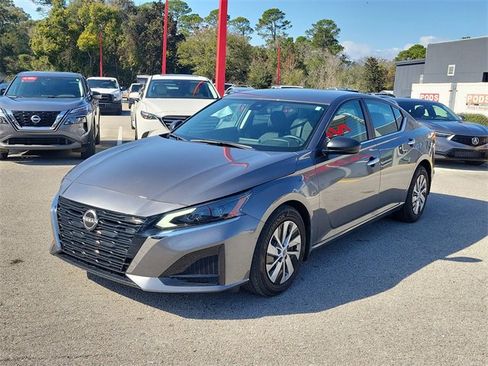 Used 2024 Nissan Altima 2.5 S image 5