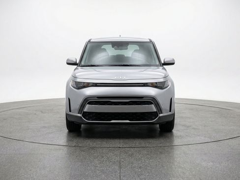Used 2025 Kia Soul LX w/ LX Technology Package FWD image 2