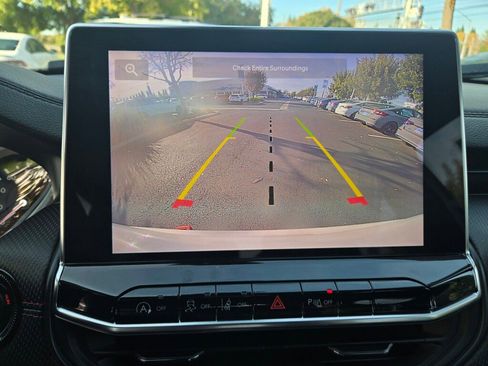 Used 2023 Jeep Compass Trailhawk image 14