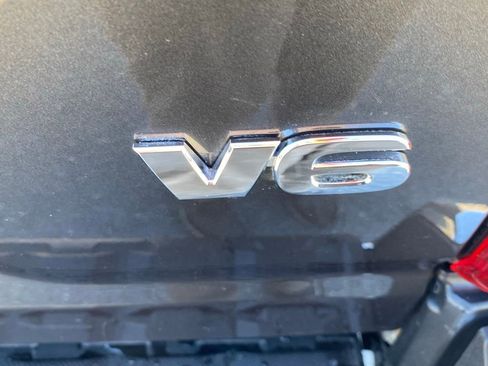 Used 2019 Toyota Tacoma SR5 image 15