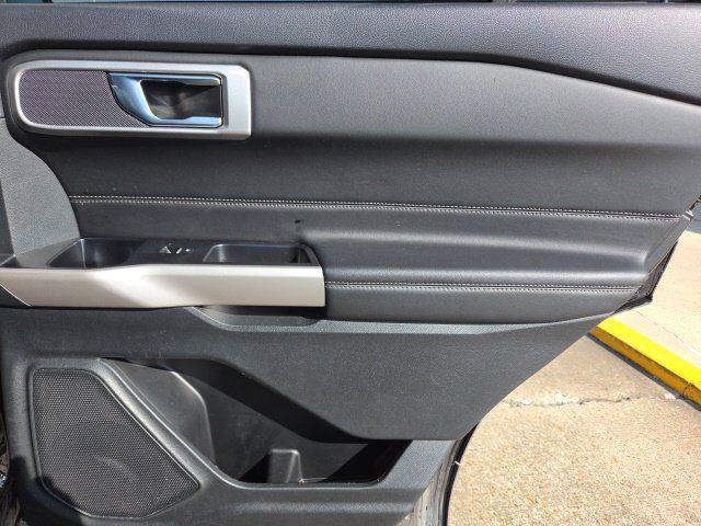 Used 2024 Ford Explorer XLT w/ Equipment Group 202A RWD image 21