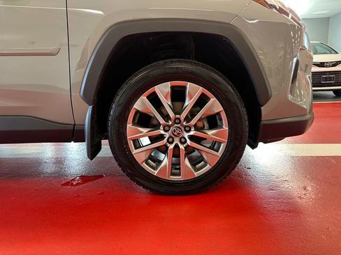 Used 2023 Toyota RAV4 XLE Premium image 29